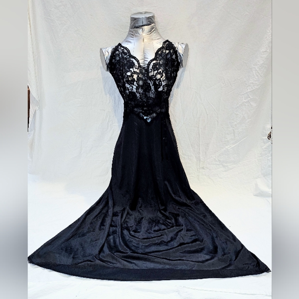 Vintage Black Long Nightgown Peingoir Nightgown Sz S